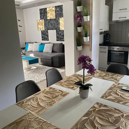 Gabrielle2 Apartman Debrecen Eksteriør bilde