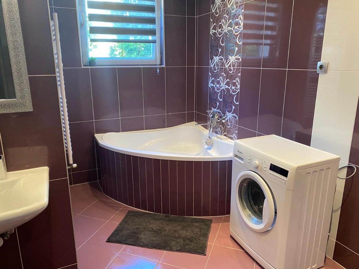 Gabrielle2 Apartman Debrecen Eksteriør bilde
